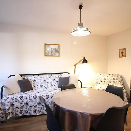 F2 Avec Parking Prive, Loggia Et Ascenseur - Proche Thermes Et Commodites - Fr-1-415-135 Apartment *